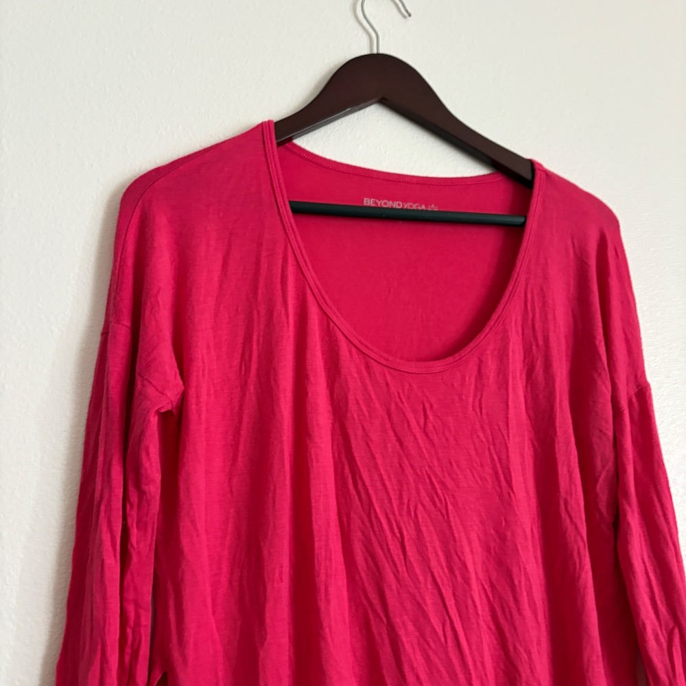 Beyond Yoga Women's Pink Micro Modal Long Sleeve Scoop Neck Side Slit Top Large